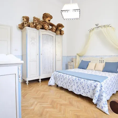 Dom wakacyjny Beautiful In With Kitchen Viareggio